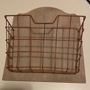 Hanging wall file grid